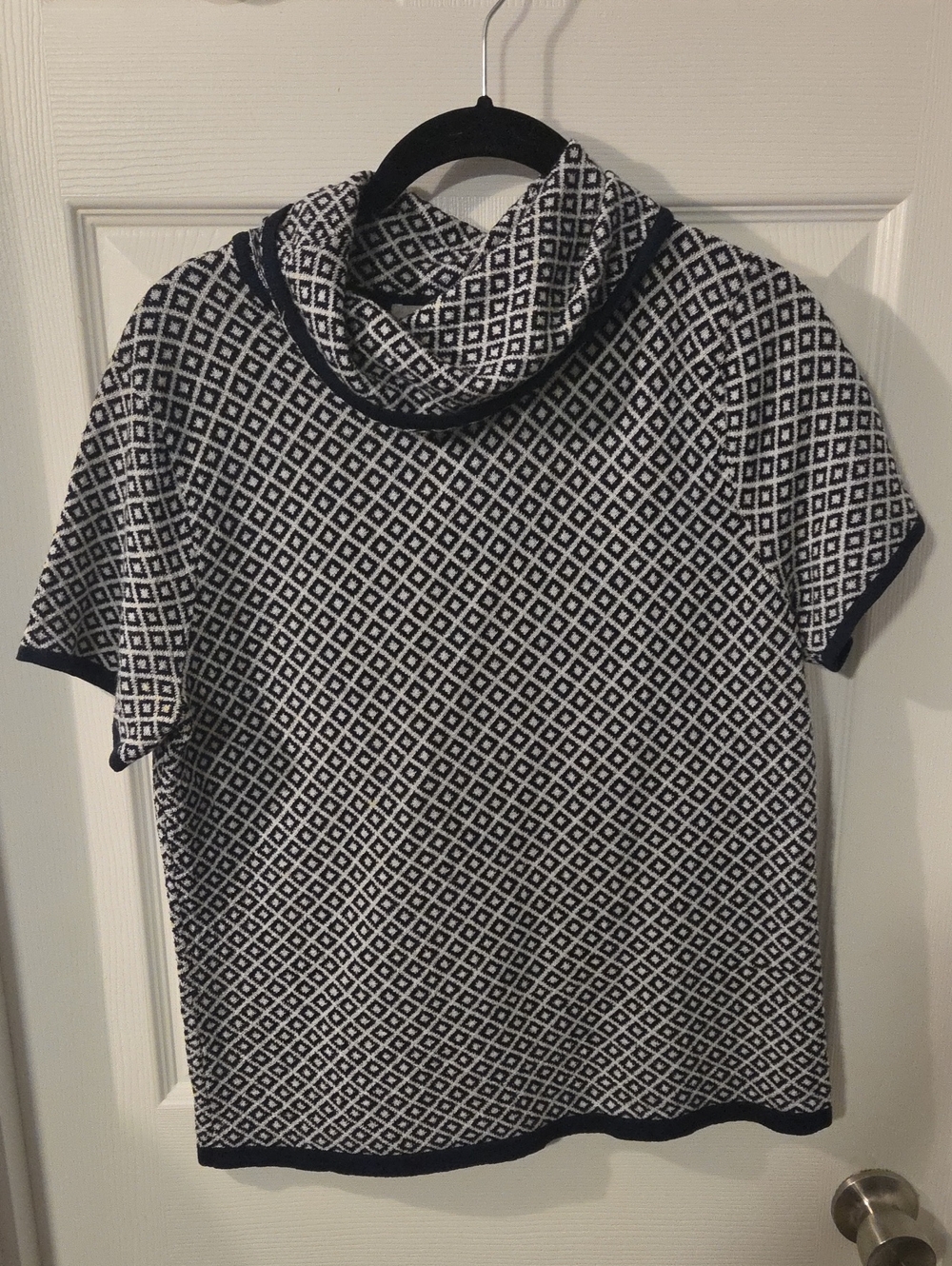 Liz Claiborne Navy and White Diamond-Pattern Cowl Neck Top Size L